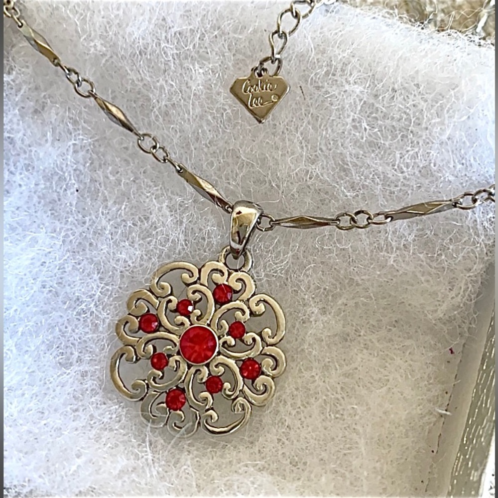 🪞 cookie lee ornate flower red crystal pendant necklace with chain